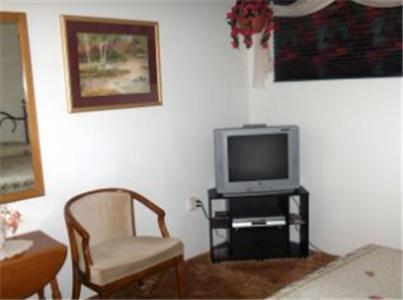 Hillside Inn Пемброк Экстерьер фото